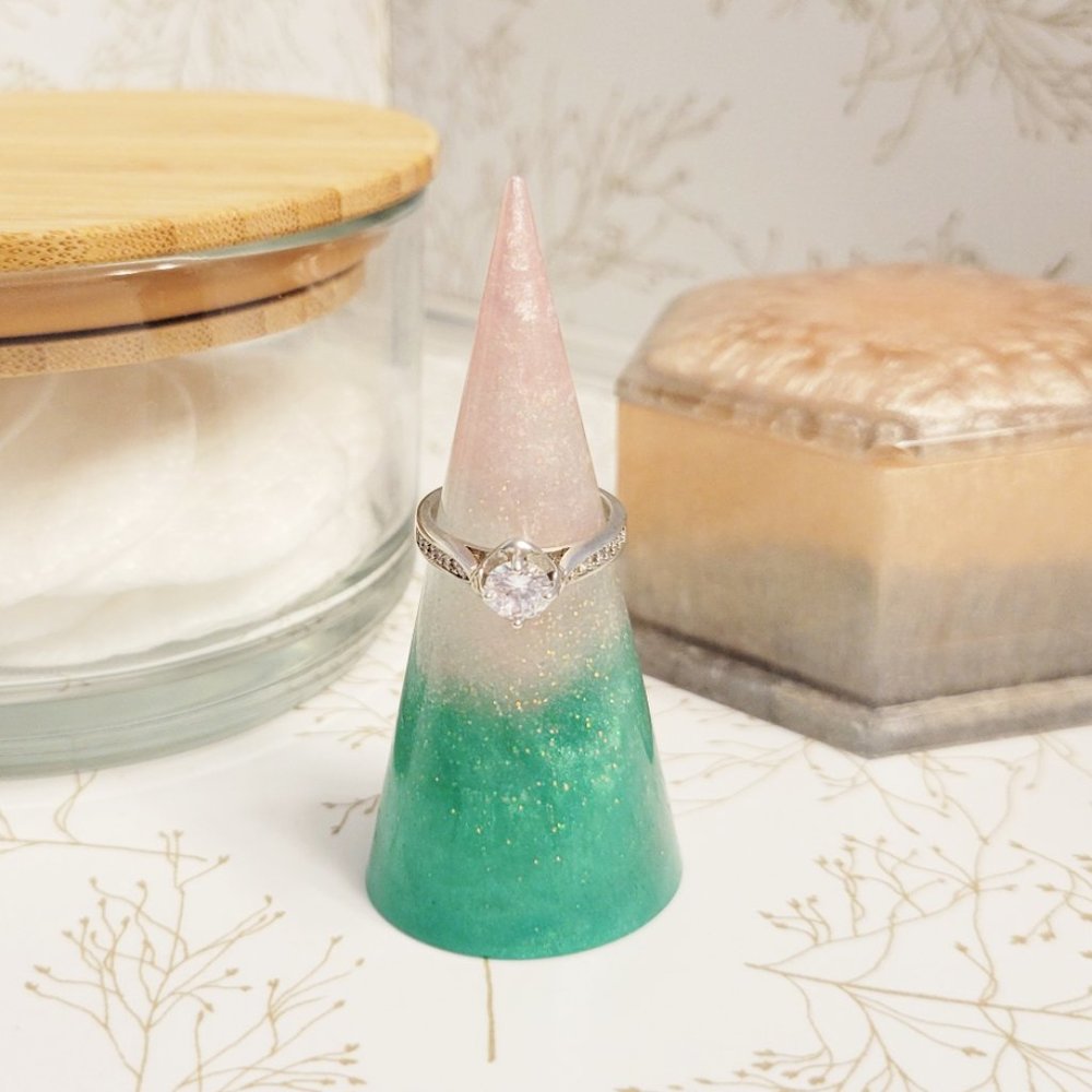 Ring Stand Ring Holder Engagement Ring Display Decorative Pale Pink Mint Green